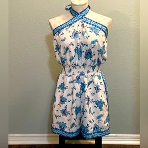 NWOT BOUTIQUE Women’s halter neck romper blue paisley print Sz S